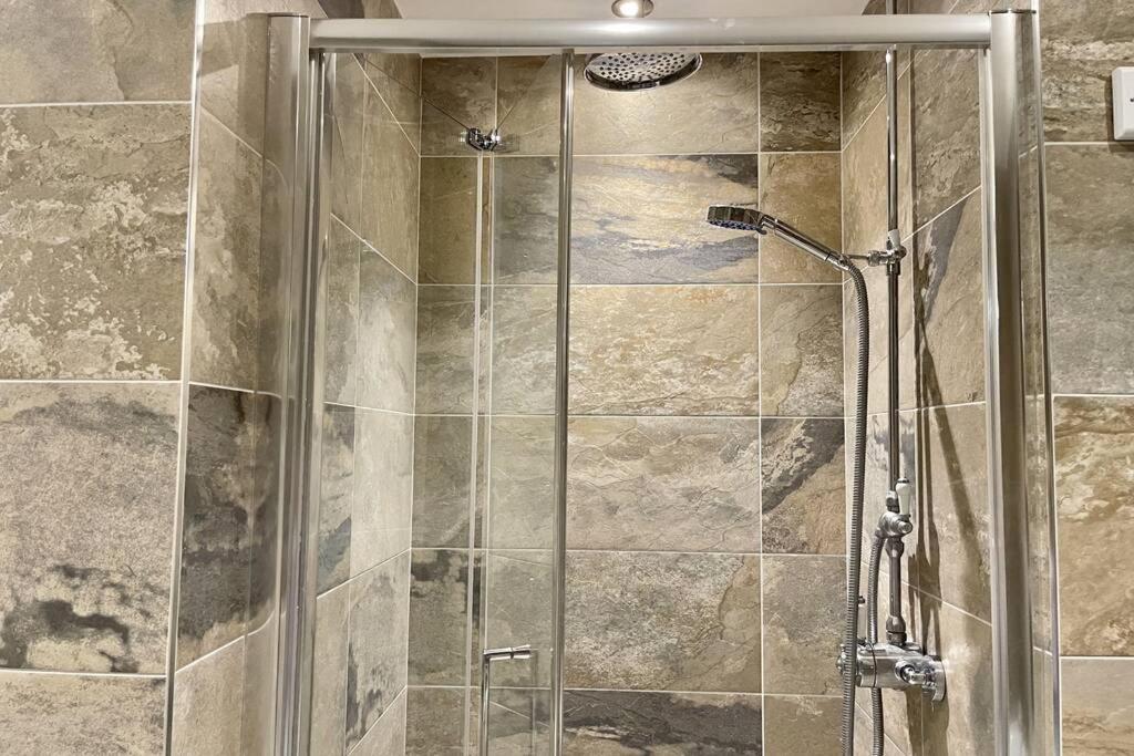 Lavender Apartment - Spacious Apartment Close To The Beach Дил Экстерьер фото